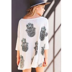 CHASER Hand of Fatima High Low Tee